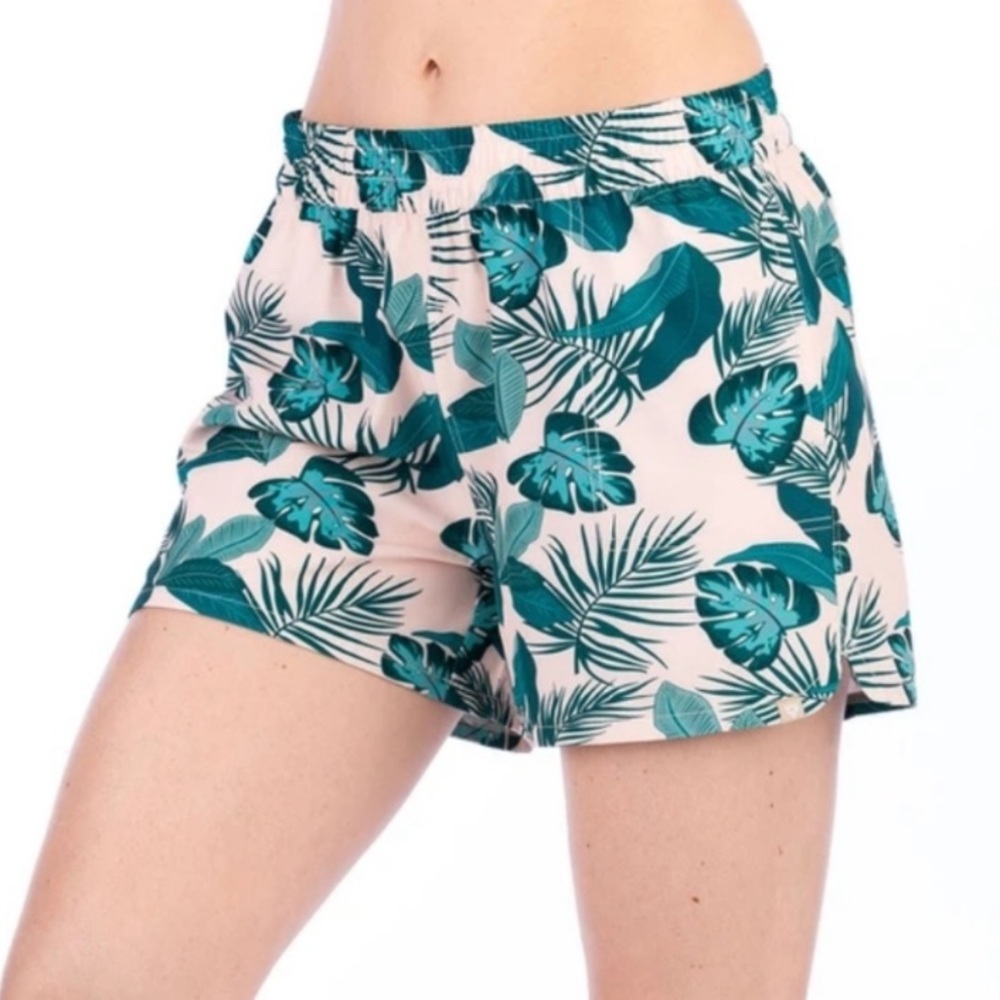 LIV Outdoor Minerva Printed Short in Emerald Green